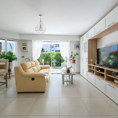 2-br Garden-level Near Beaches & Port Apartman *