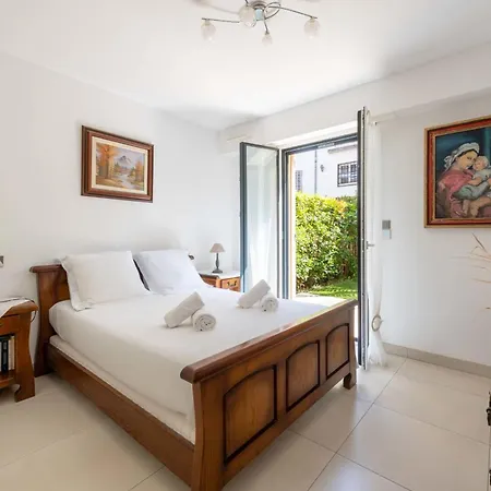 2-br Garden-level Near Beaches & Port Apartamento Cannes