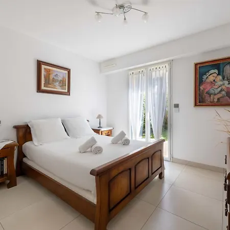 2-br Garden-level Near Beaches & Port Apartamento *