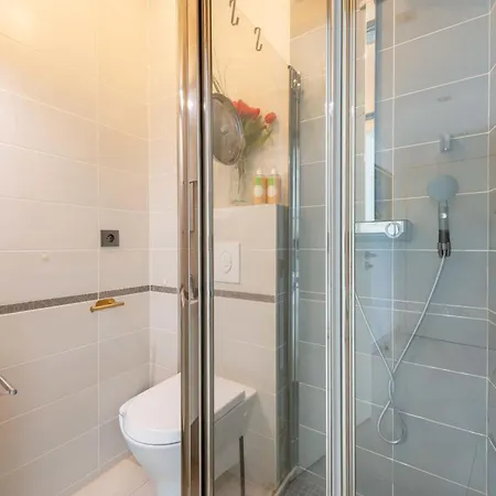 2-br Garden-level Near Beaches & Port Apartman